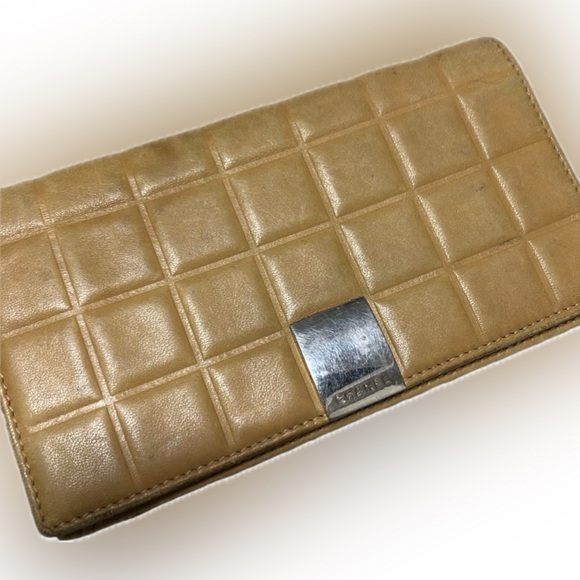 AUTHENTIC VINTAGE Chanel Chocolate Bar Tan Long Wallet 2002 Leather Quilted - Picture 1 of 6